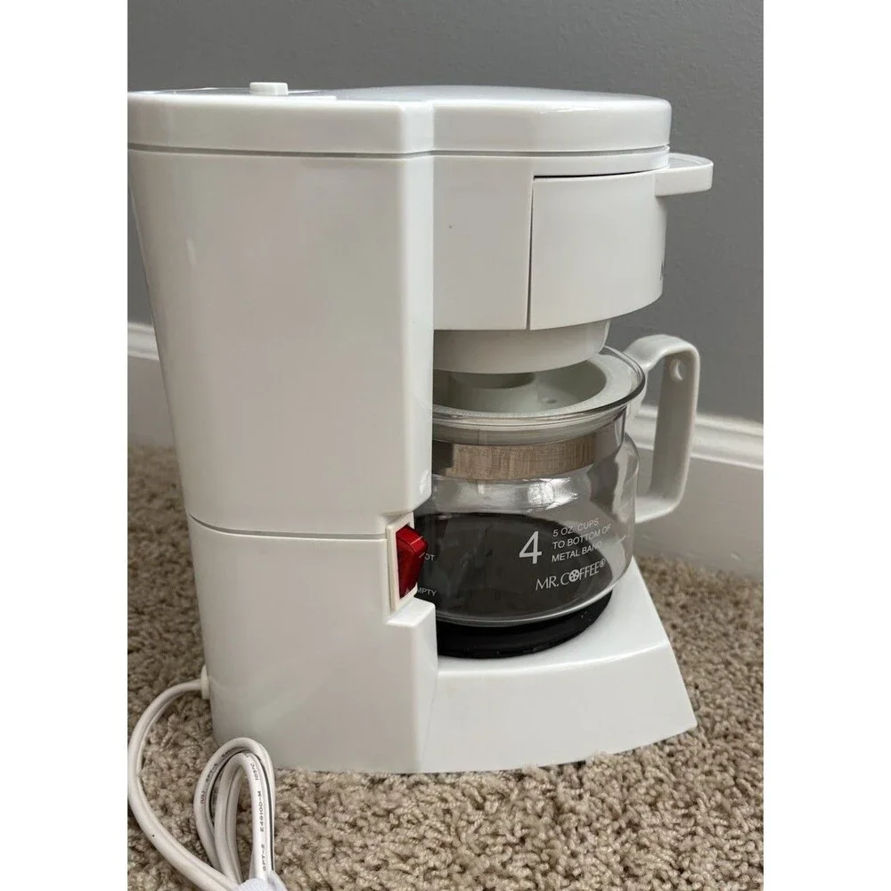Vintage Mr. Coffee BL5 Switch Coffee Maker 4 Cup Carafe White 1999 Box & Manual